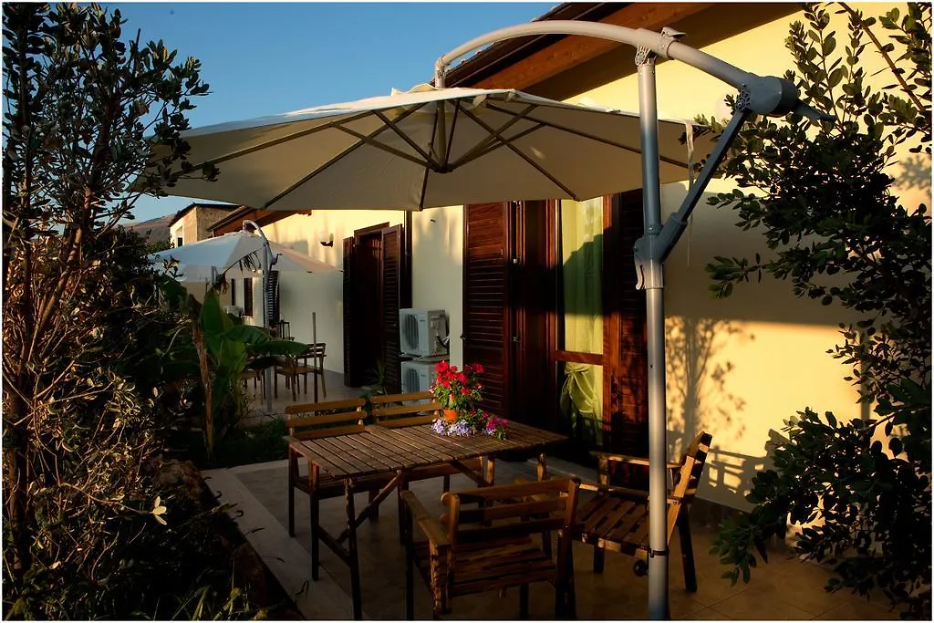 Ai Parchi Dei Parrini Bed & Breakfast Partinico 3*,